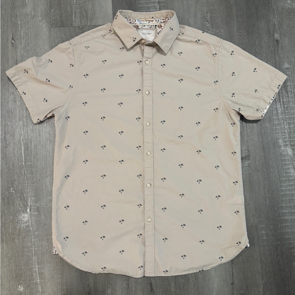 Men's Short-Sleeve Button-Down Shirt in Light Tan with Micro Palm Print